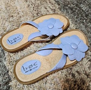 B.O.C. Born womens flip flop sandal flower lilac color
